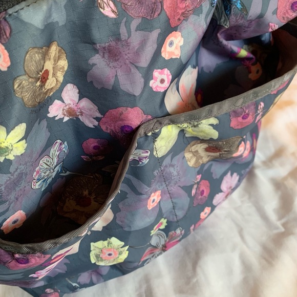 LeSportsac floral Bag - Picture 16 of 16